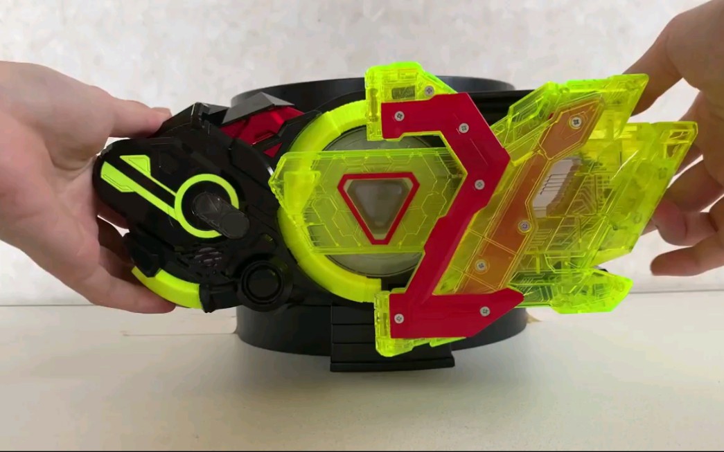 转载假面骑士01最终假面骑士02腰带把玩视频