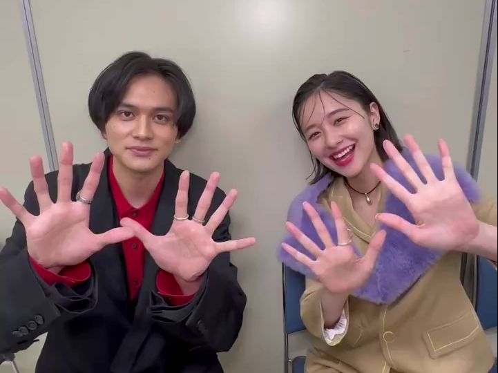 ガルアワ2024ss 98「反英雄」北村匠海 さんと 堀田真由 さんが