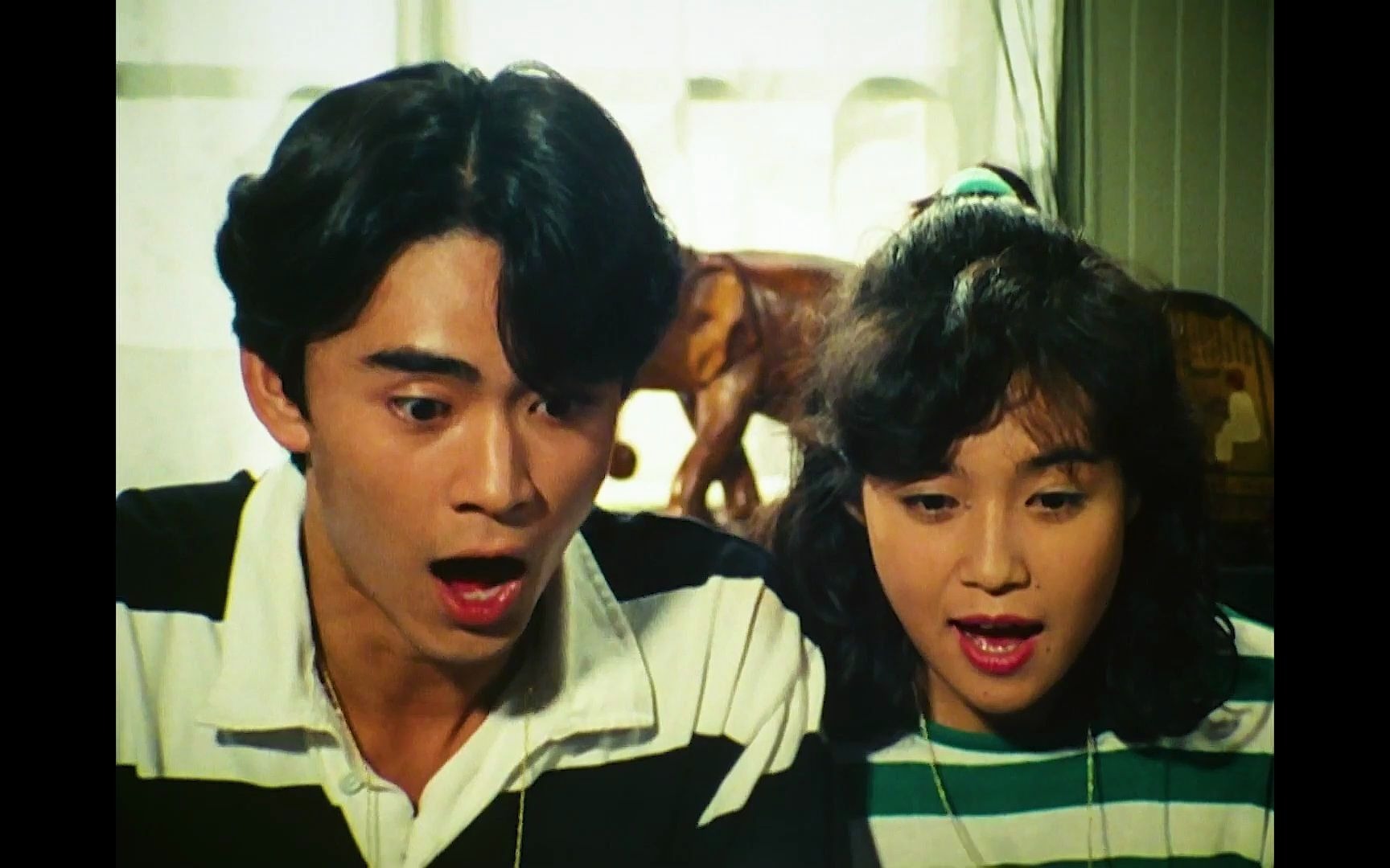 假面骑士blackrx第三集南光太郎和小玲配一脸光太郎得到战车的设计图