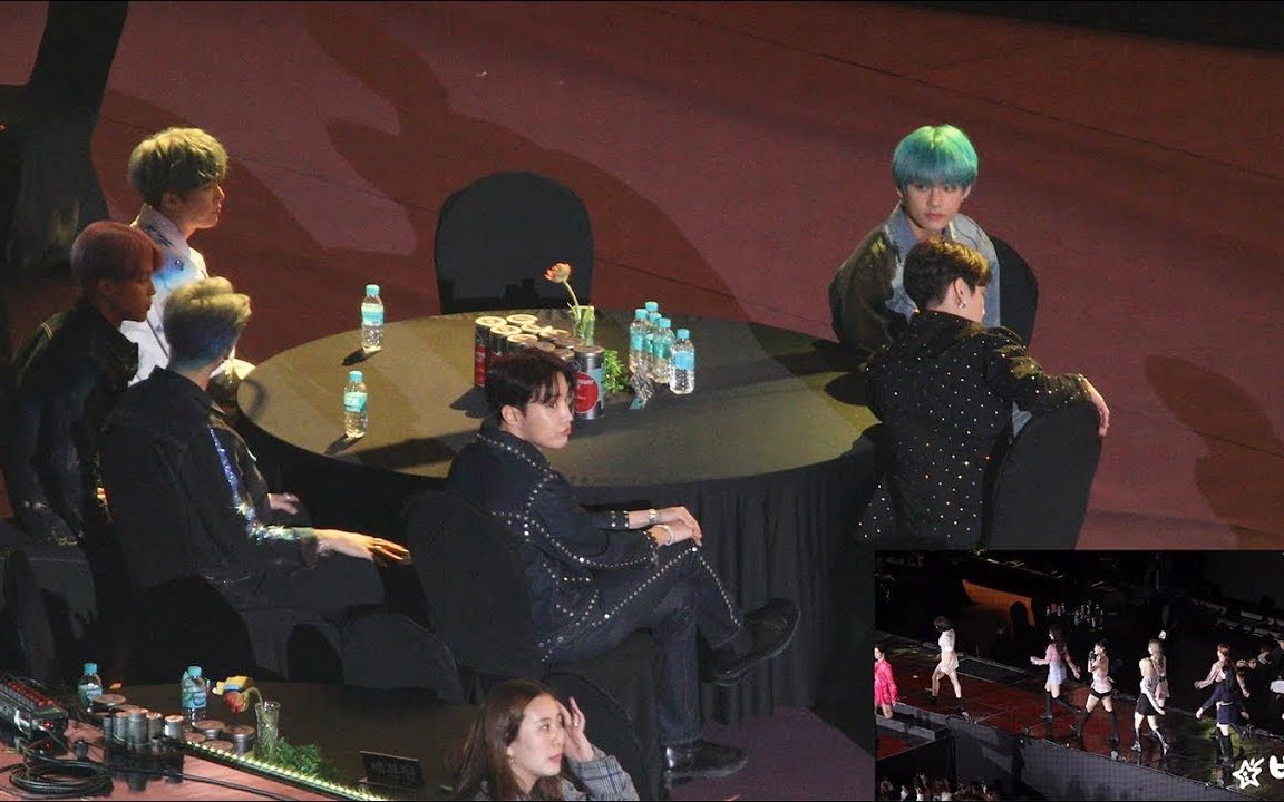 首尔歌谣防弹少年团bts看twice舞台饭拍