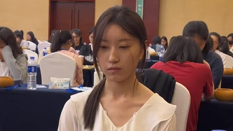 楚楚动人储可儿