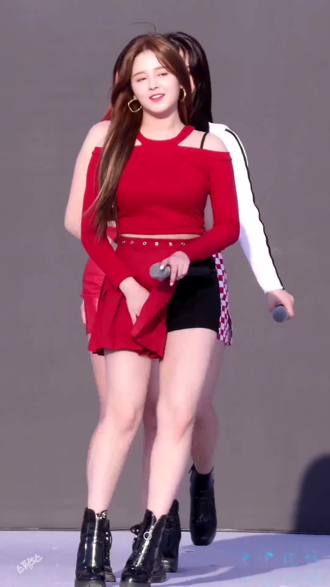 momoland李承利《bboom bboom》#李承利 #混血美女