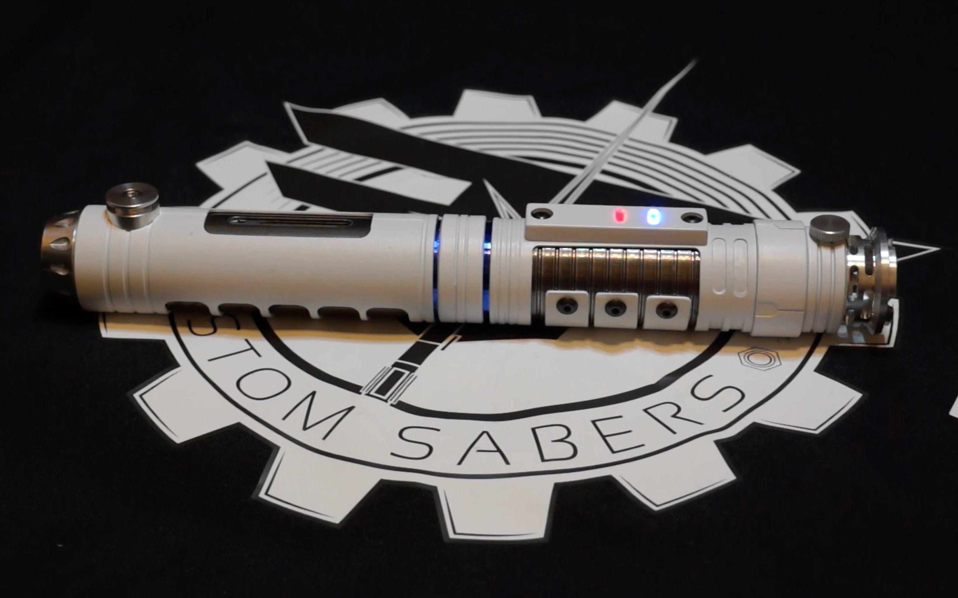 【光剑模玩演示】脸书用户force foundry分享了自己制作的高达光剑!