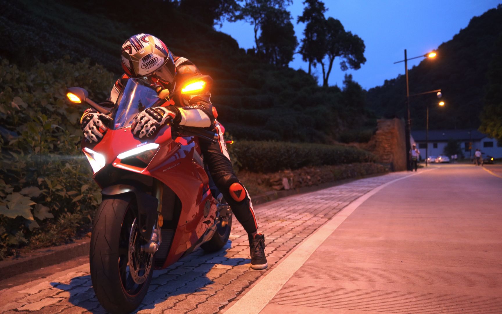 【机车很cooool】他和他的杜卡迪~摩托车中的法拉利~少年,我要点燃你