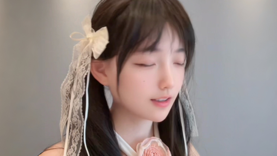 进来安静欣赏艺术好吗？