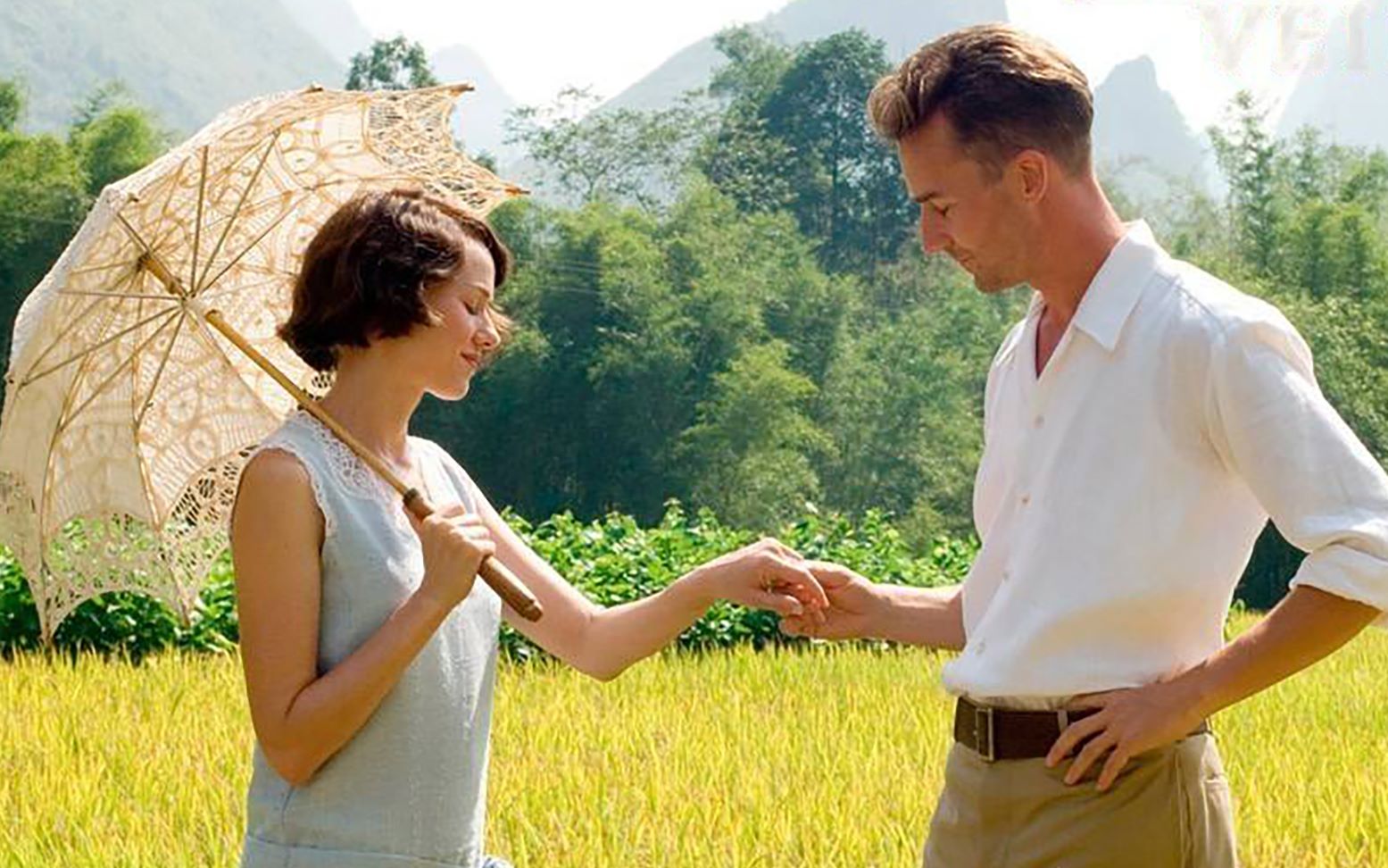 《面纱》:这部电影拍出了爱情最不美丽的样子,却也是最真实的样子