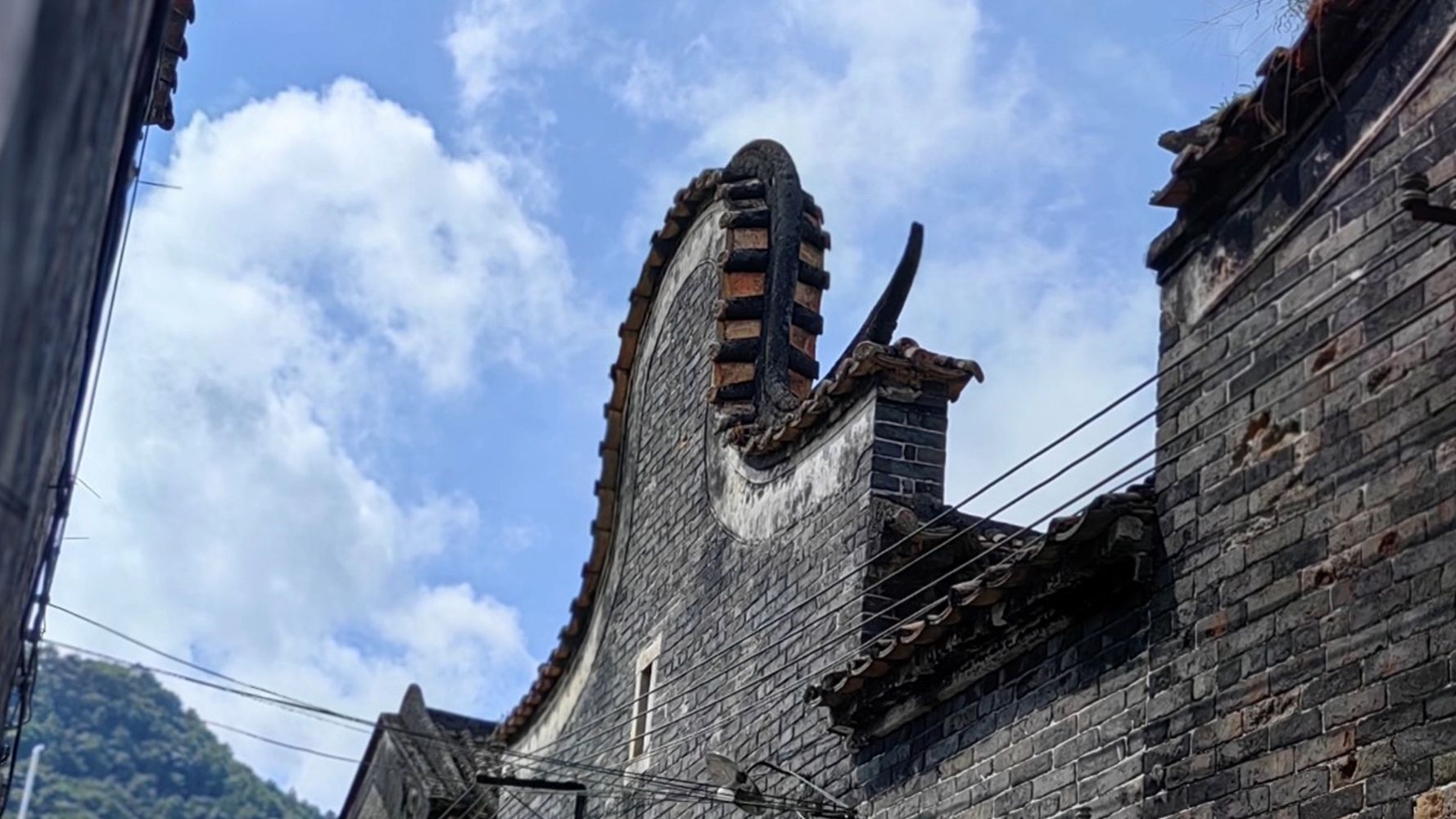 四会市罗源镇铁坑村镬耳屋