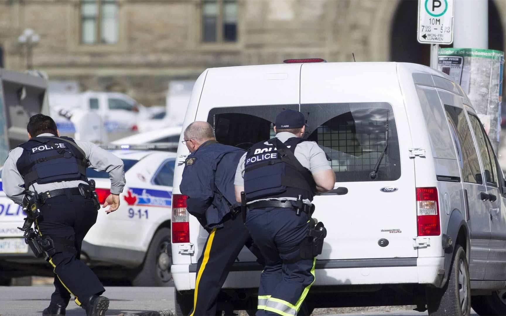 美国芝加哥发生多起枪击案,导致10人死亡,拜登还不管吗?