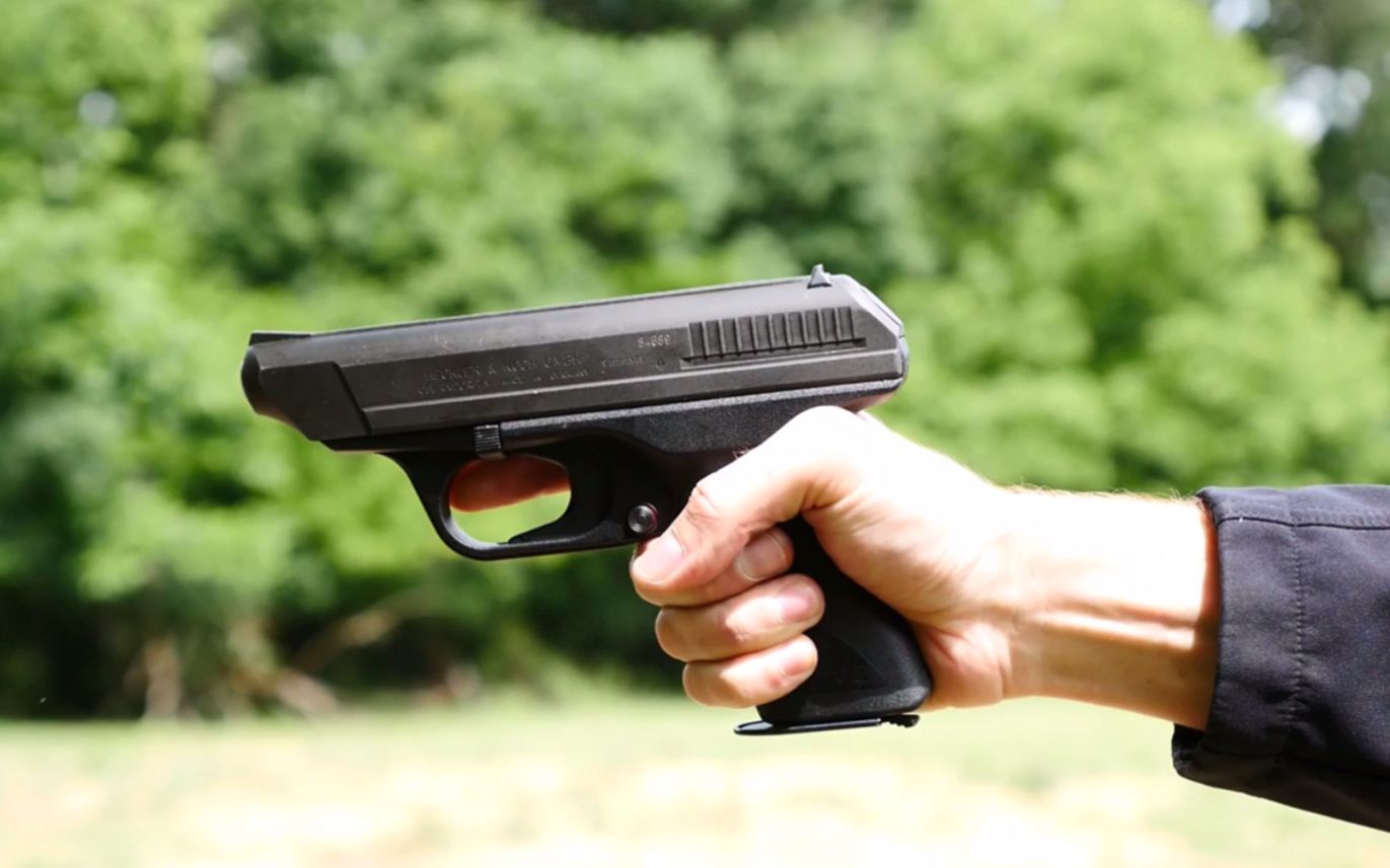 hk vp70冲锋手枪,射速比"电锯"快,枪托兼顾枪盒,类似毛瑟c96