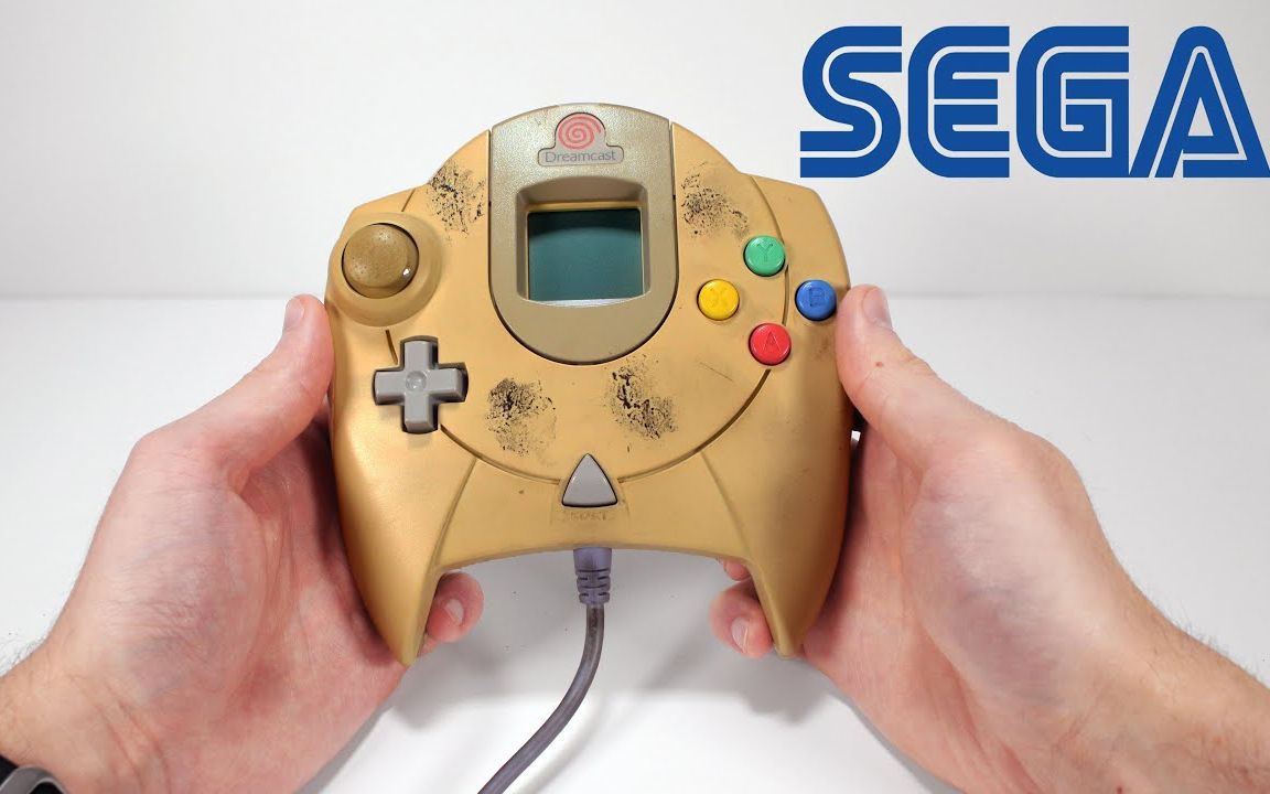 中字第二弹翻新发黄的世嘉dreamcast手柄