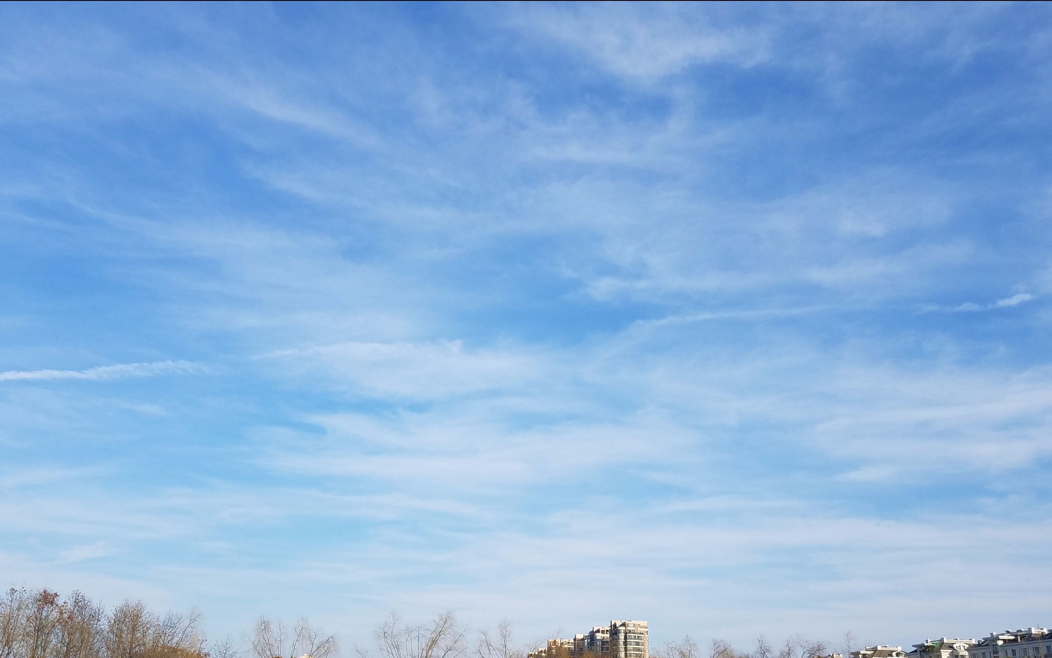 天好蓝~空气好干净~做什么事情都开心
