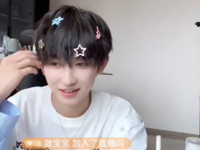 王圣锋#小小小锋叔叔#小锋好饿*8-3*新视频点赞