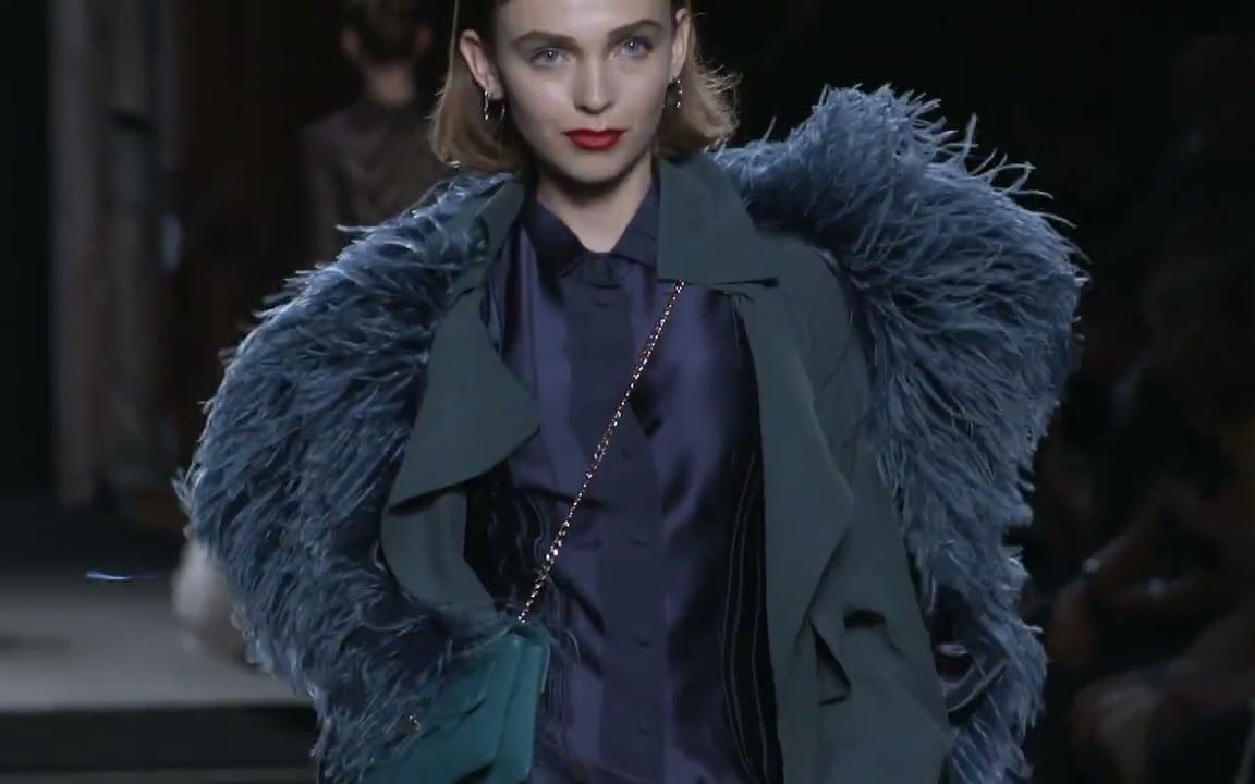 16个法国工业部保护的高级时装品牌之一, julien fournié 朱利安·佛