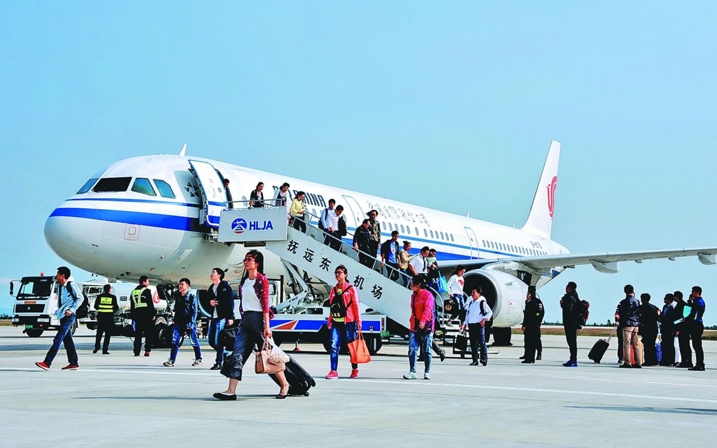 飞机中途停站降落时,为什么所有的乘客都要下飞机?