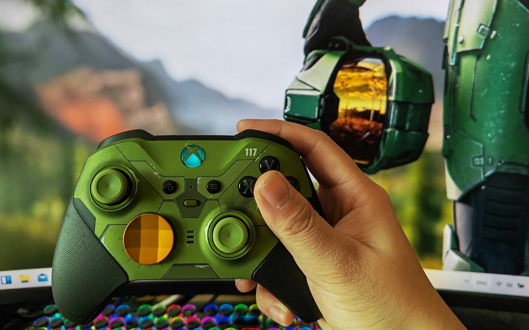 xbox精英2手柄 光环无限限量款 单手开箱