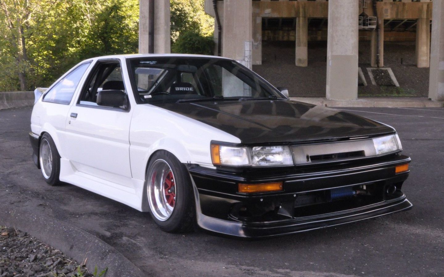 丰田花冠ae85和86的区别