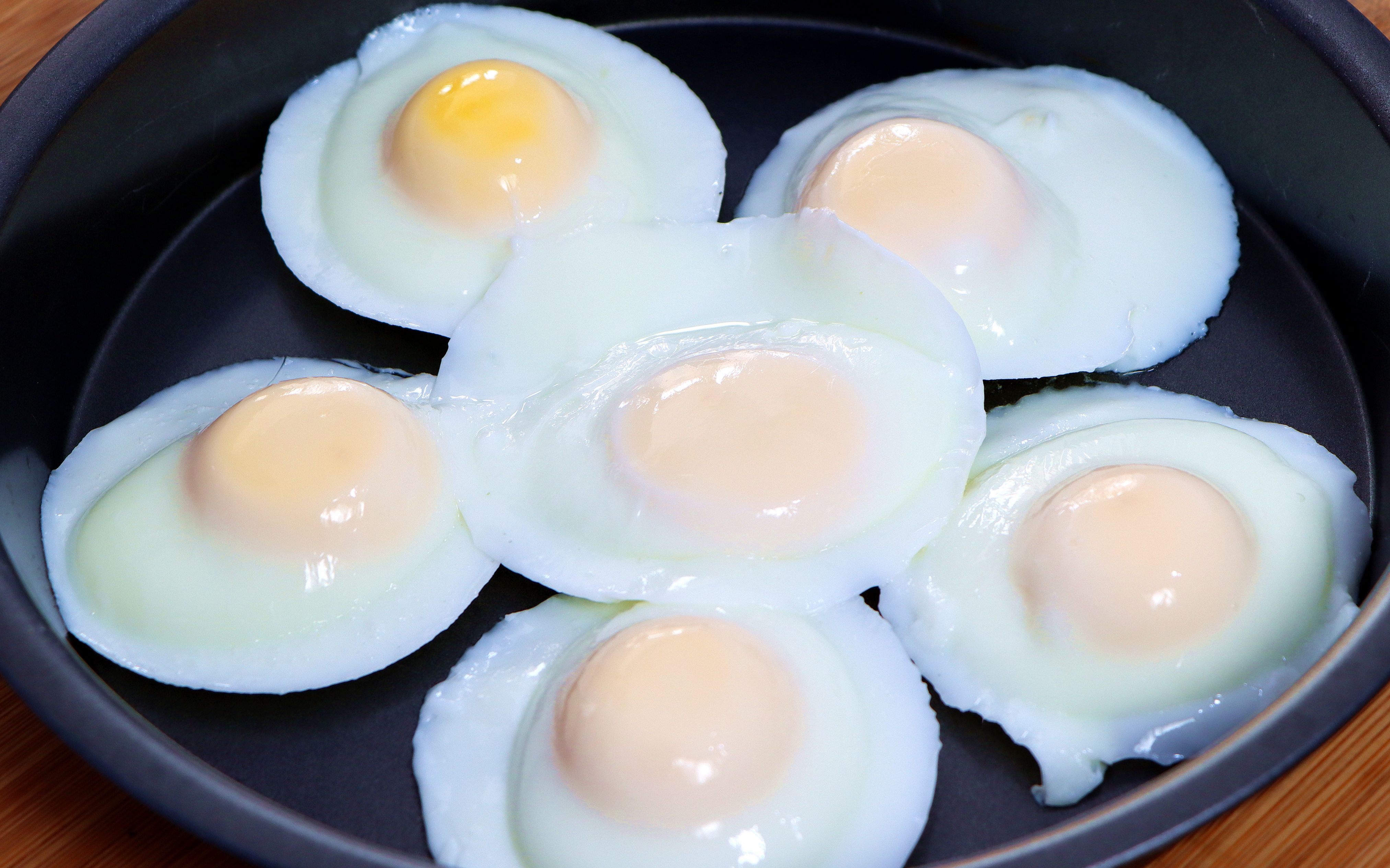 荷包蛋别光水煮了,教你新方法,一锅做6个,圆润不散不开花