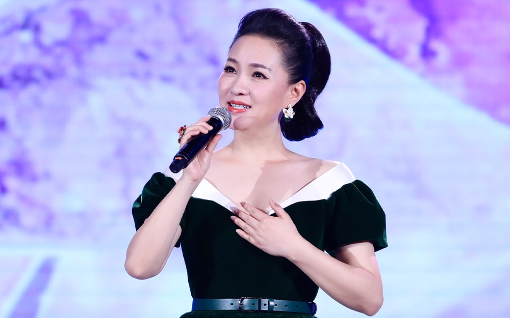 春满东方2020东方卫视春节晚会雷佳开嗓陶醉送给远方的你-综艺-全集