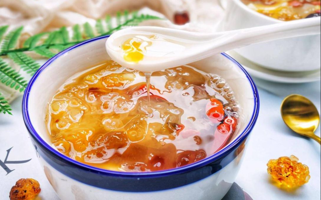 美颜甜品--桃胶银耳
