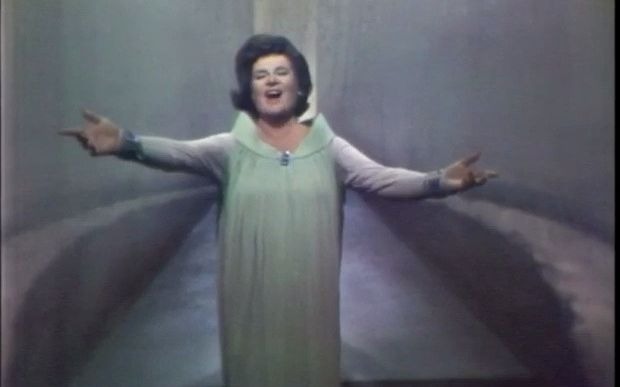 [图]Birgit Nilsson sings "Dich Teure Halle" from Tannhauser (1964)