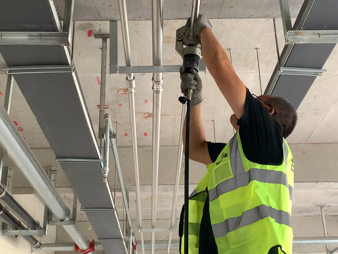 双卡压不锈钢水管,施工方便快捷 #双卡压不锈钢管材管件 #施工现场