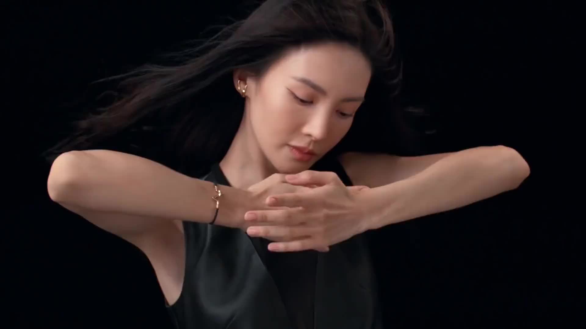 louis vuitton路易威登品牌形象大使gina jin(金晨).