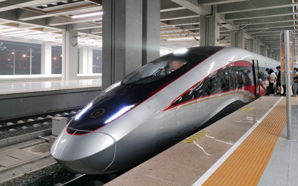 cr400bf-gz重连担当g7853次驶离北京朝阳站