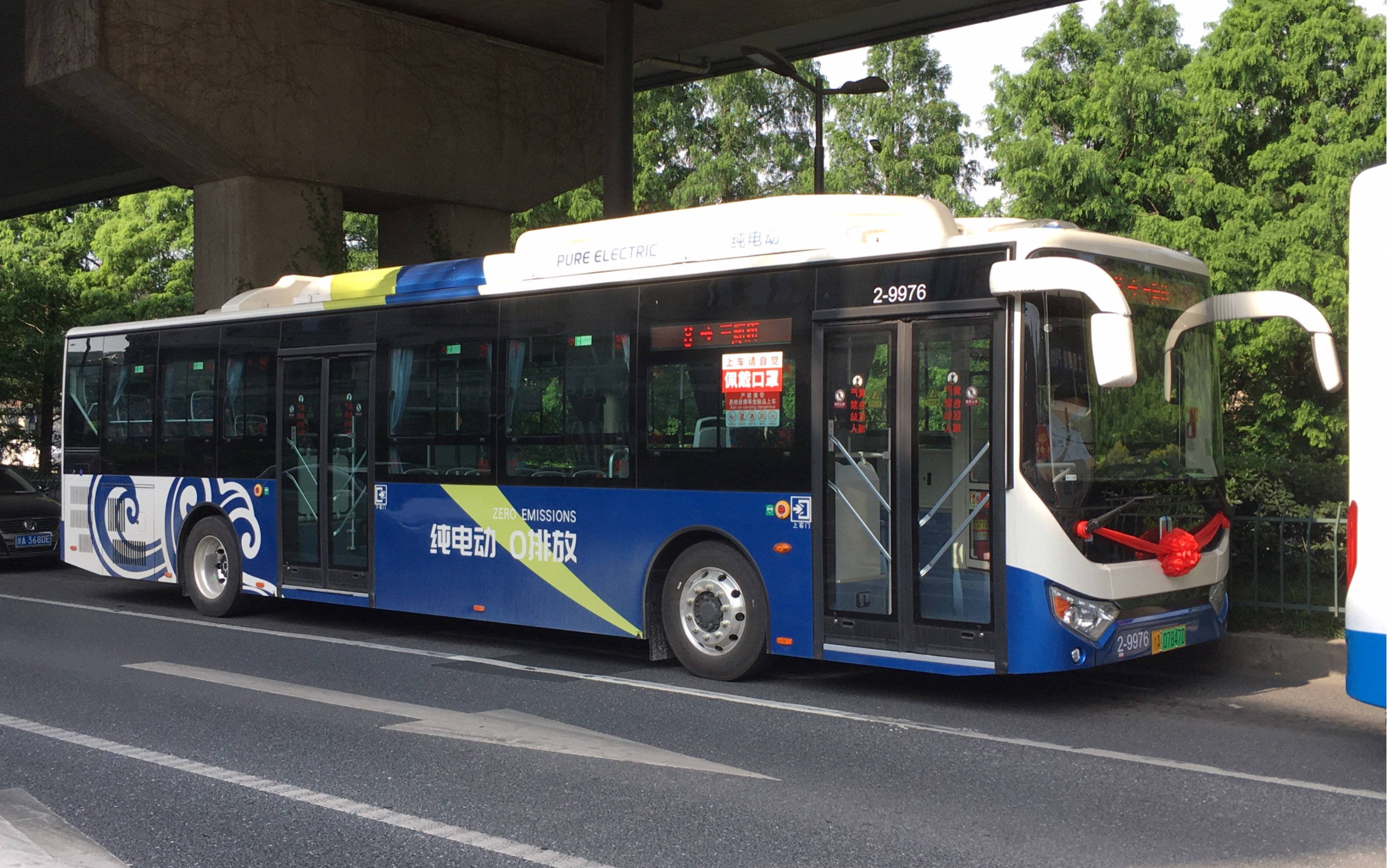 【杭州公交】远程客车 dnc6120bevg8 8路 2-9976