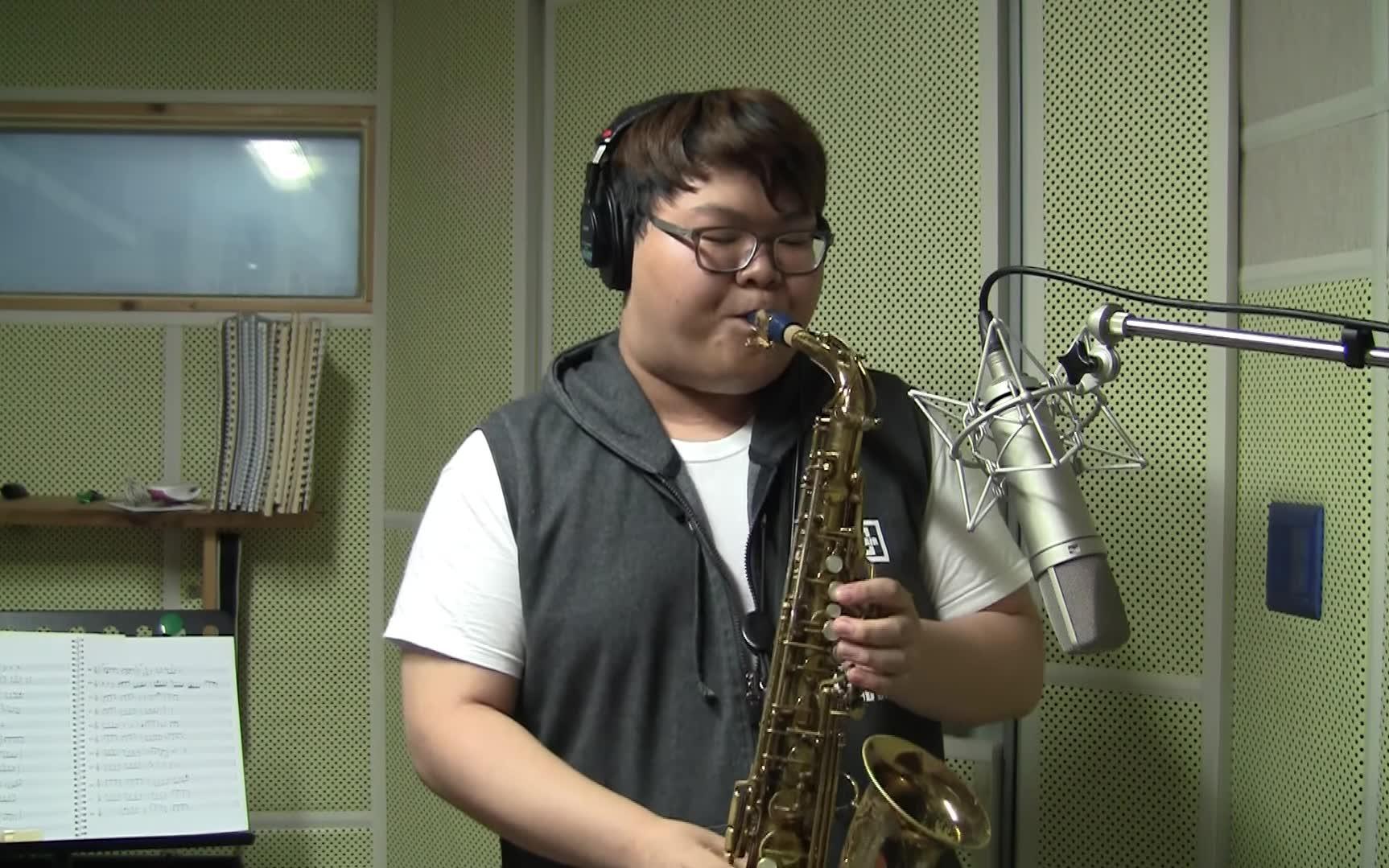 [图]【萨克斯】附曲谱伴奏 Versace On The Floor Bruno Mars (Daehan Choi Cover)