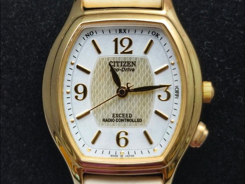 西铁城高端exceed贝母盘光动能电波女表