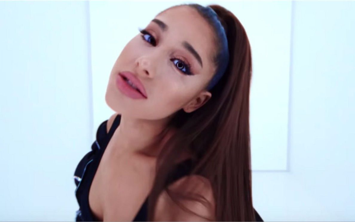 [图]Ariana Grande在mv拍摄时清唱In my head