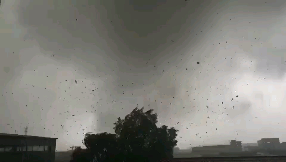 保定市清苑东闾乡龙卷风