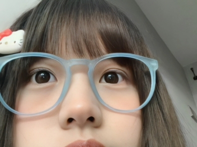 【眼镜少女】可爱自拍!