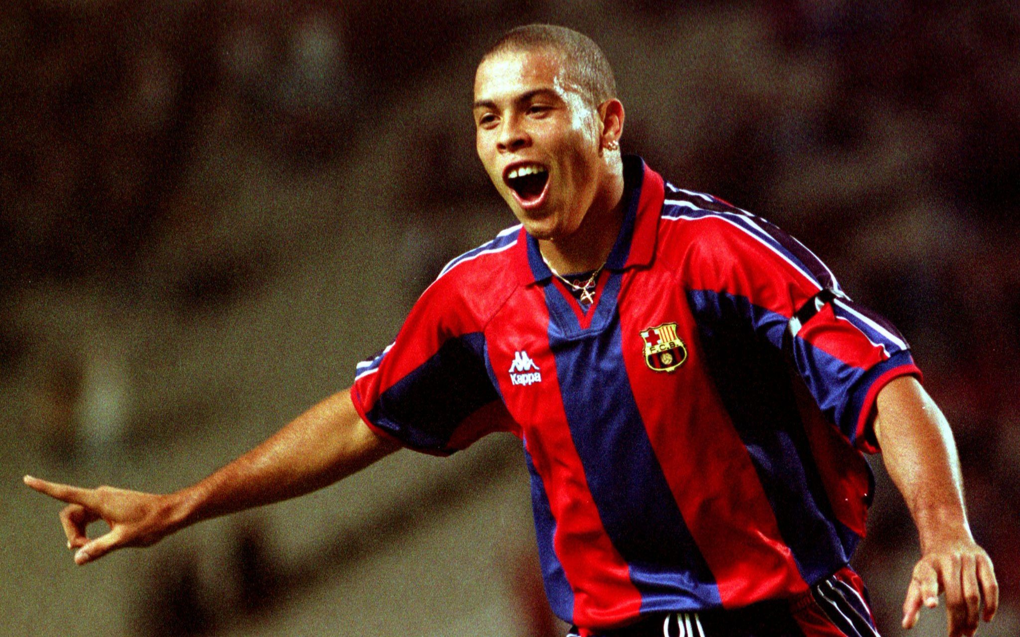 罗纳尔多在巴萨和国米时期,到底有多强