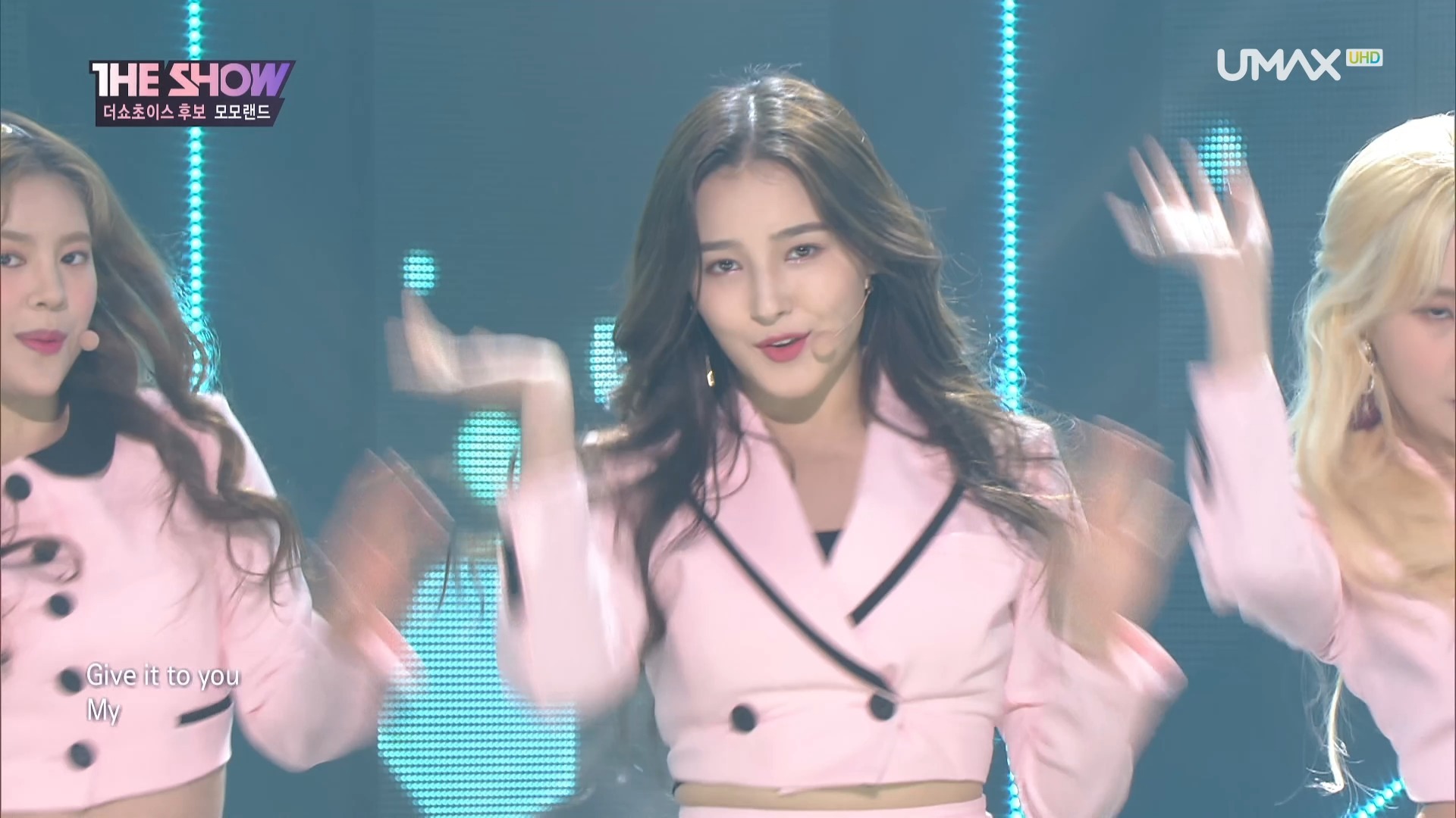 4K LIVE MOMOLAND - BBoom BBoom 2018
