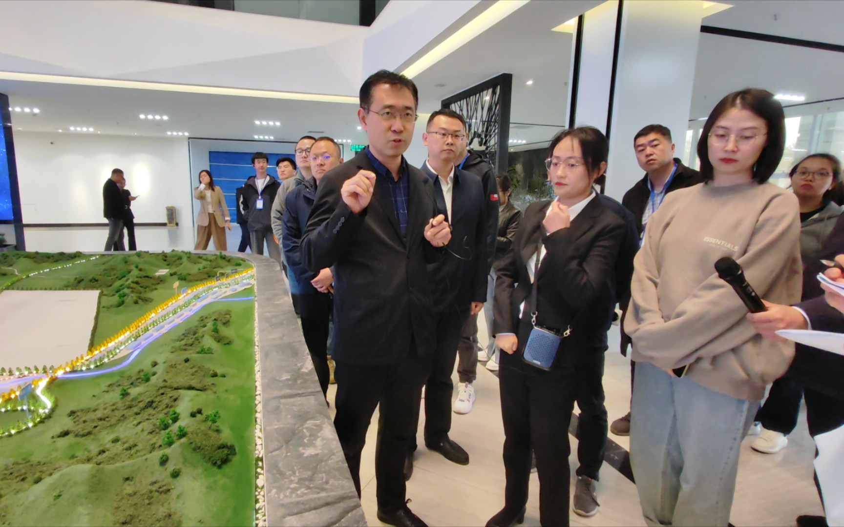 辽宁海城牌楼镇,我国菱镁产业的核心区,具有举足轻重的地位