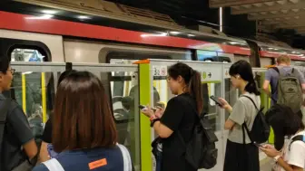 Download Video: 2024年9月8日，港铁南港岛线（海怡半岛站-金钟站）本务香港铁路有限公司S-Train型电客车A511-A512黄竹坑站进站