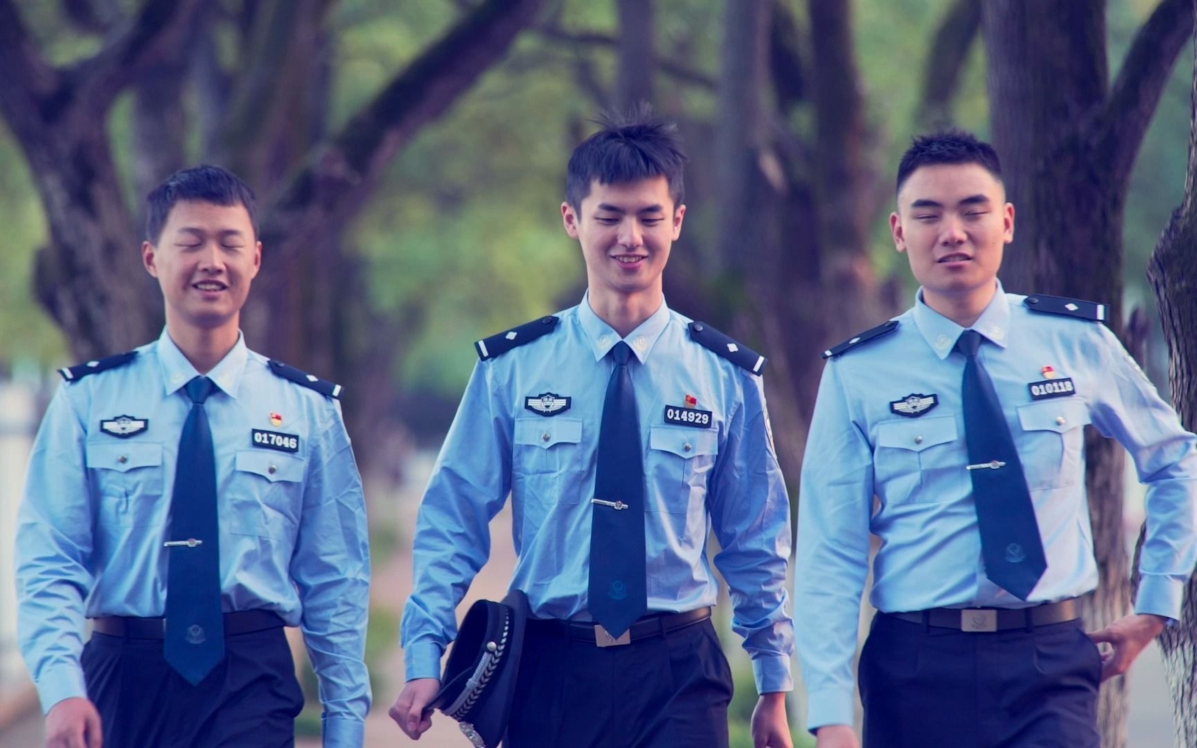 守护解放西2:看点10-5 帅气特警重回母校,回忆当年岁月