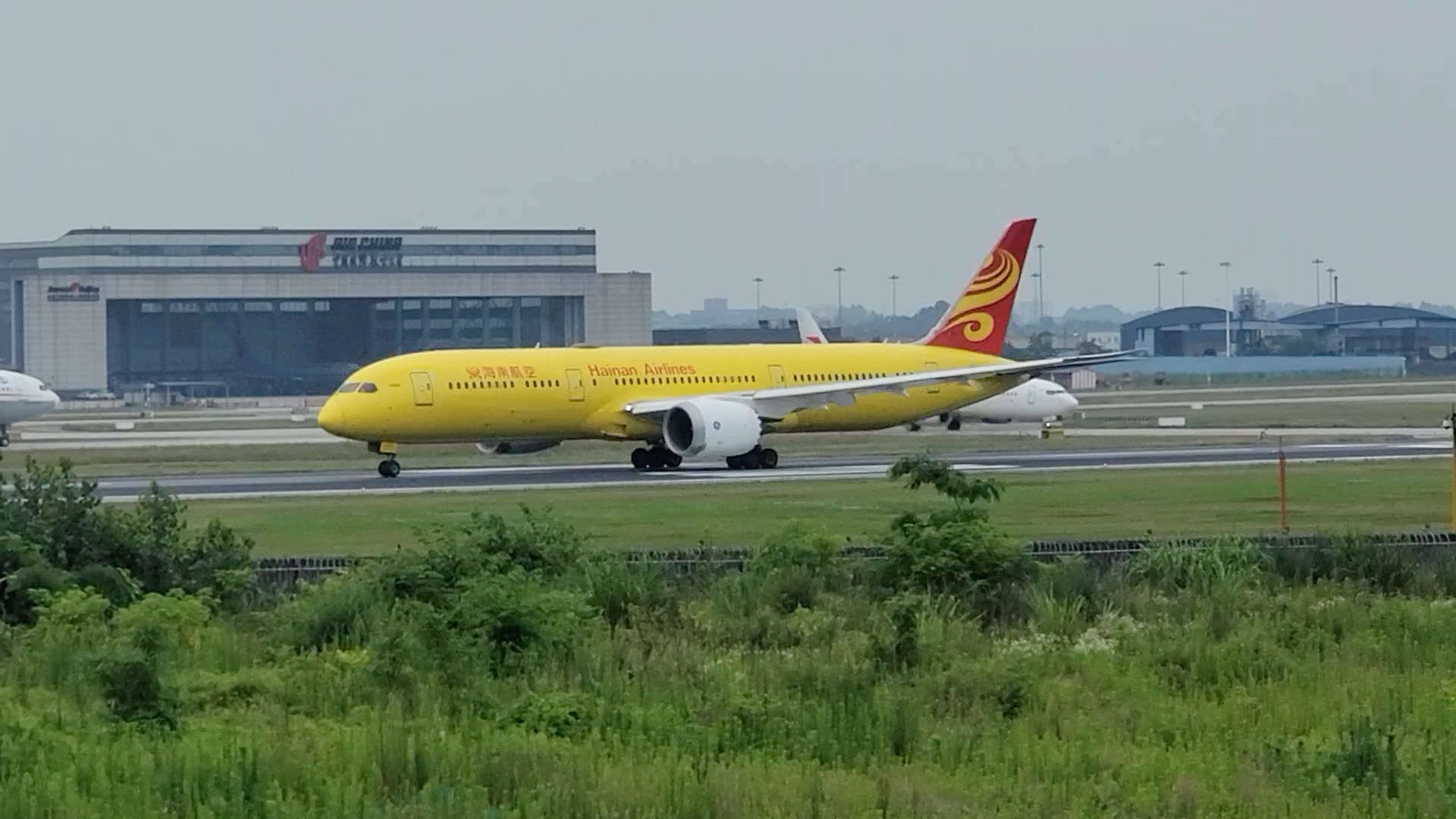 感受GEnx的咆哮,海南航空波音789(B7302)(HU7176,成都双流深圳宝安)双流机场起飞哔哩哔哩bilibili