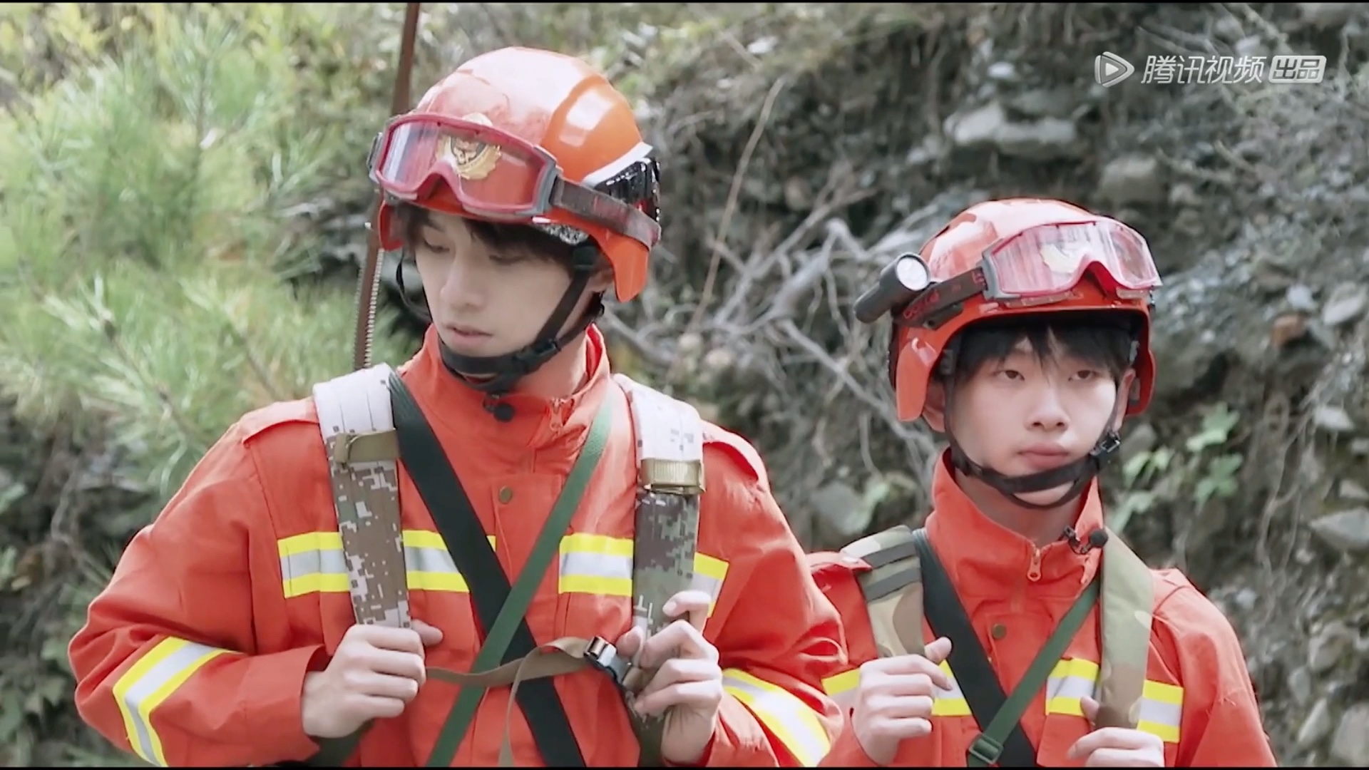 r1se《赤脚追光》mv