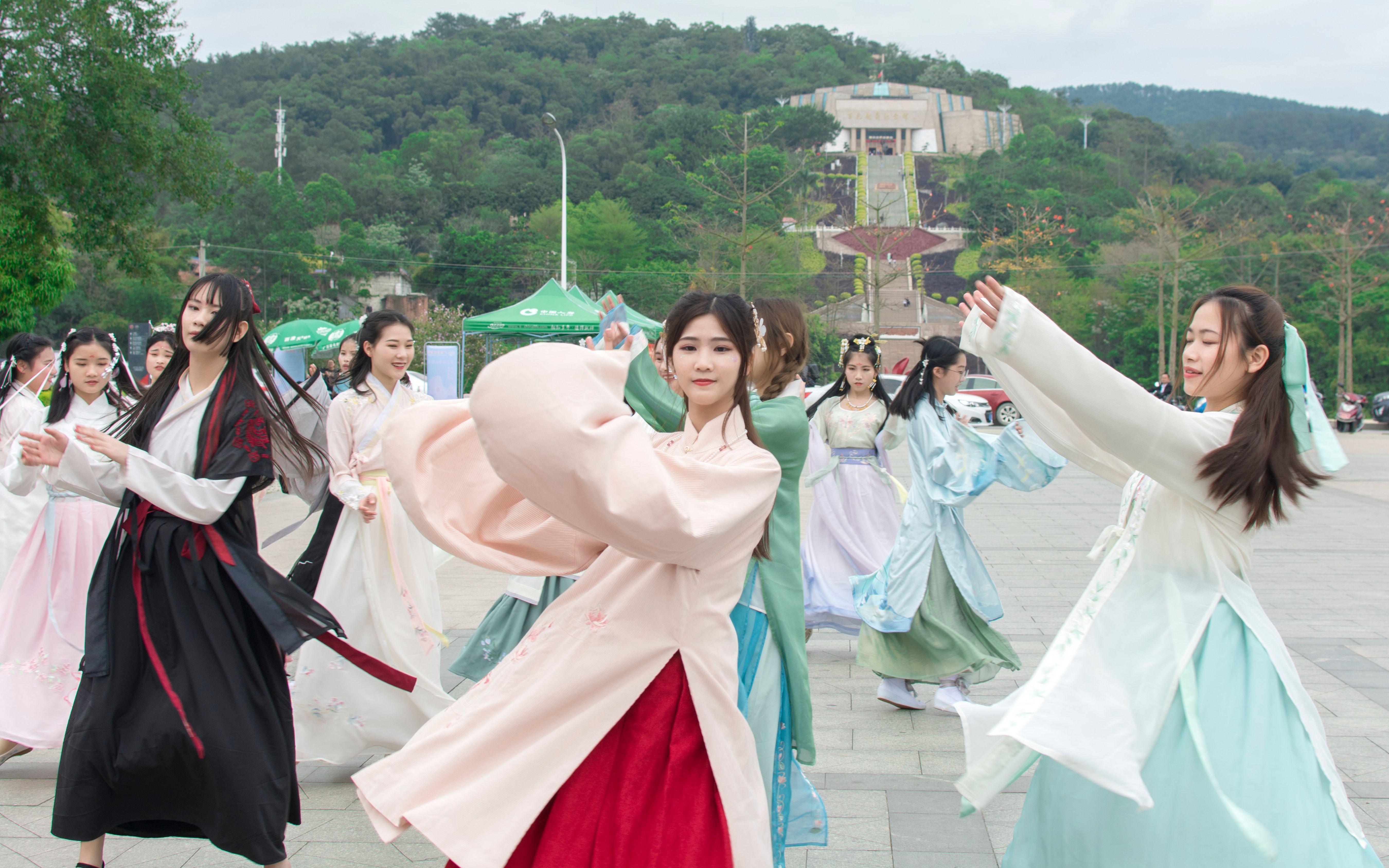 百色花朝节汉服集体舞盛唐夜唱