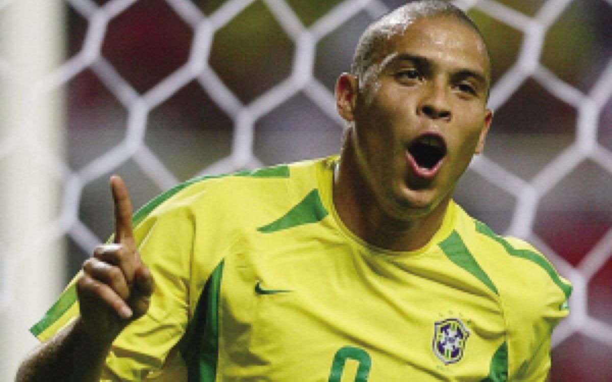 活动作品外星人阿福头快看那是罗纳尔多啊