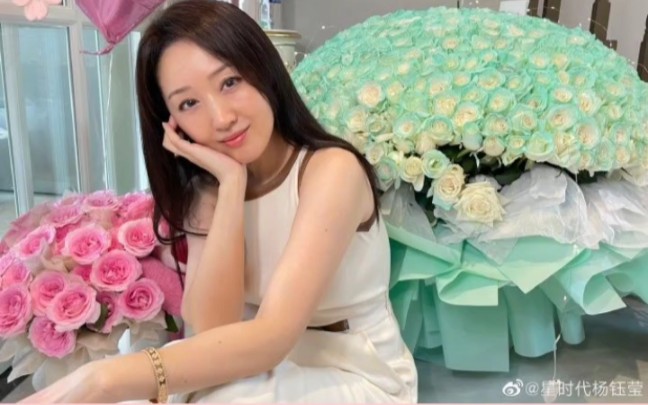 心相映手牵手 词:吴颂今 曲:韩乘光 演唱:杨钰莹