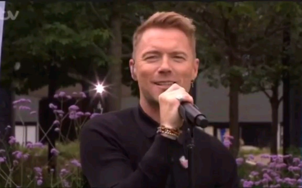 [图]Ronan Keating This Morning 24.07.20 Life is A Rollercoaster