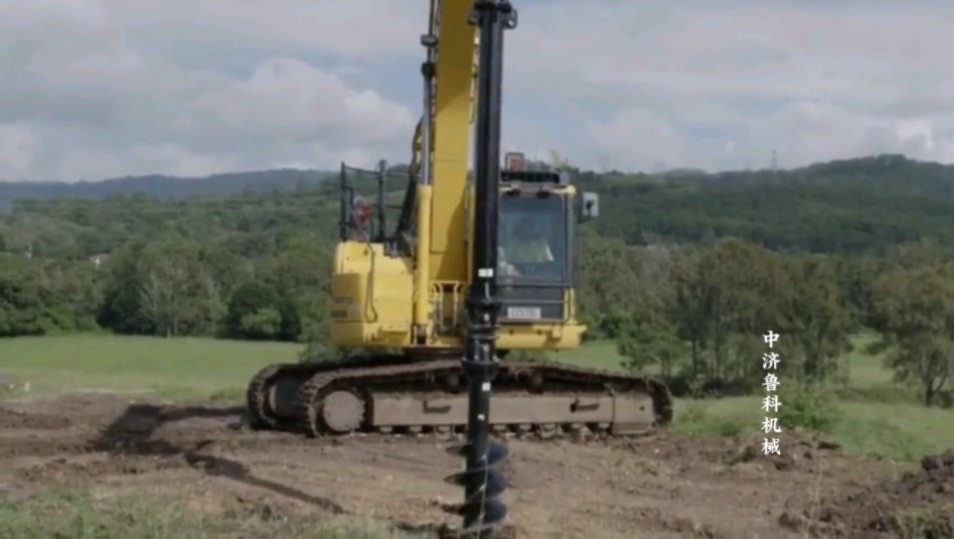 挖机改装螺旋钻机,可快速进行打桩作业