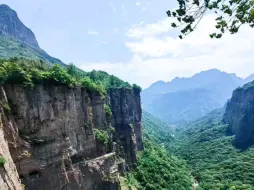 Скачать видео: 南太行万仙山郭亮峡谷风光优美