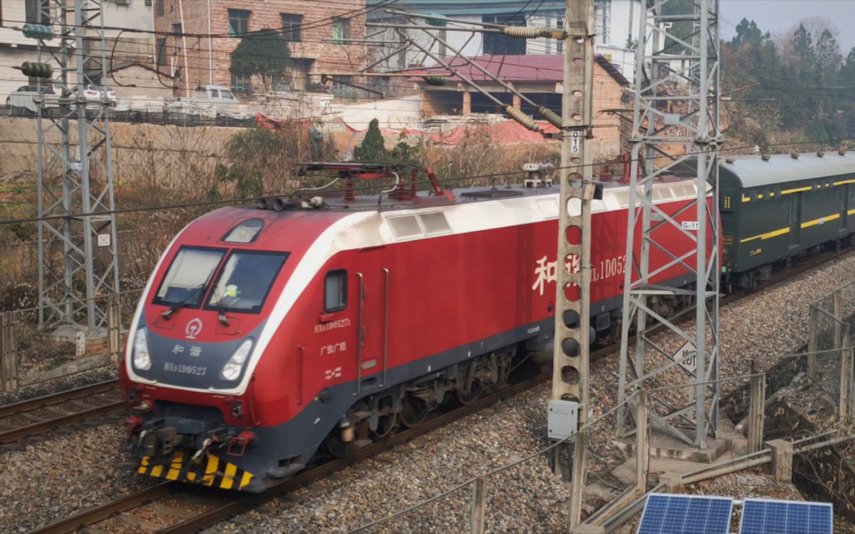 31 京广线·衡山站附近】客车t253快速通过(天津-广州)广铁广段hxd1d