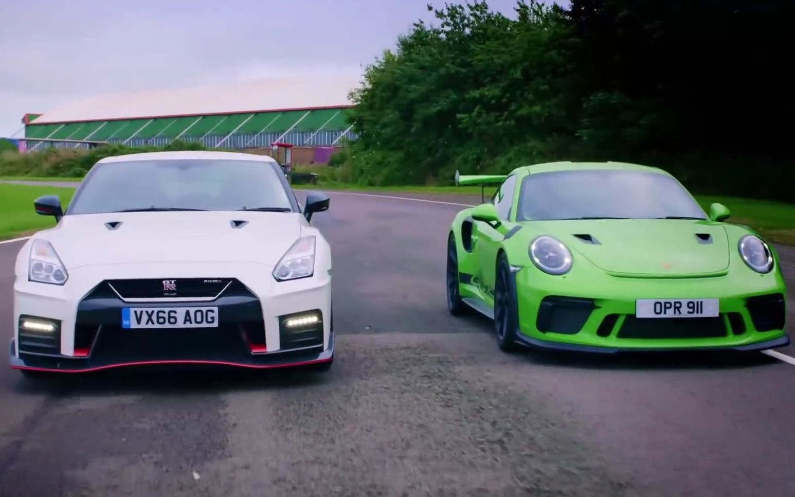 保时捷911 与 日产gtr 实地赛道测试?_哔哩哔哩_bilibili