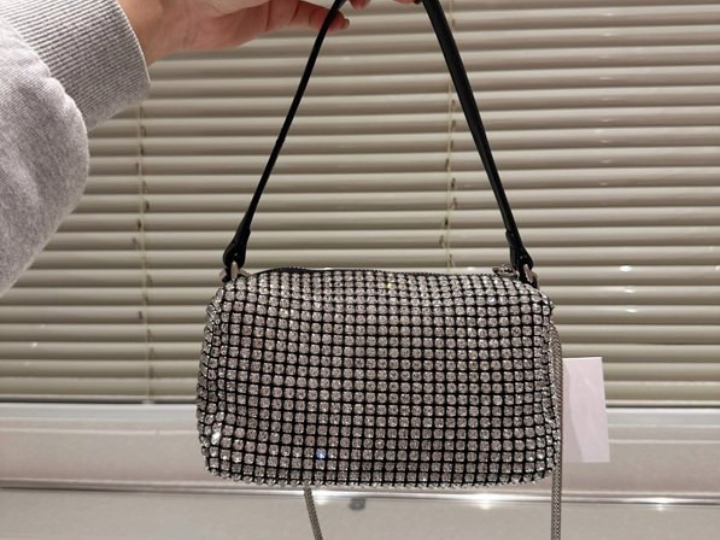 alexander wang 亚历山大王钻钻包的手提斜挎包 超级喜欢 有一种酷酷