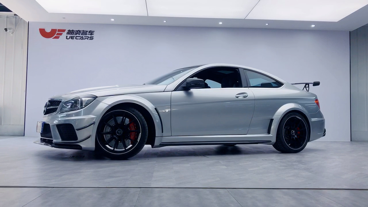 全中国只有25台amg c63 black series coupe,纯粹到极致的自吸猛兽,让